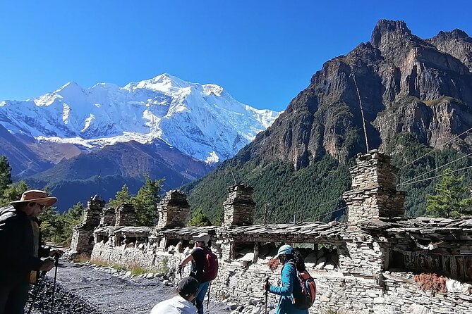 10 Days Annapurna Circuit Trek - Days 2 to 4: Chame climbs, bridge crossings, and those Manang-area view days