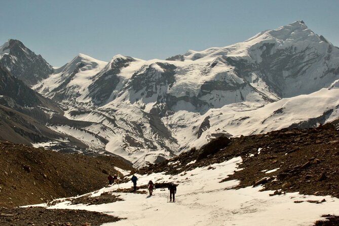 14 Days Annapurna Circuit Trek - Toward Yak Kharka and Thorong Phedi: the trail gets tougher and barer