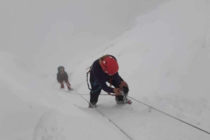 16 Days Island Peak Climbing With Everest Base Camp Private Trip - Gear, meals, and comfort: what’s really included (and what you still must plan)