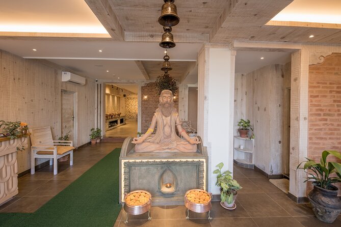25 Days 300 Hours Advanced Yoga Teacher Training in Nepal - Pranayama And Meditation: Building Focus You Can Use Off the Mat