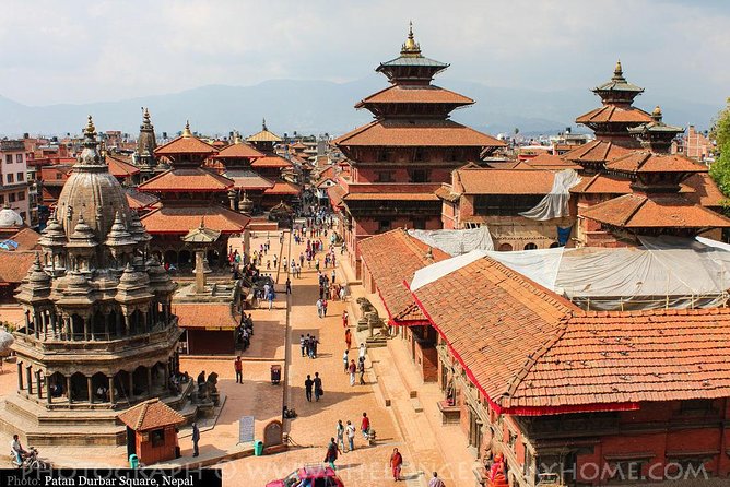 Bhaktapur darbar, Patan Darbar square & Changu Narayan in 1 day - Stop 1: Bhaktapur Durbar Square and its slower, more human scale