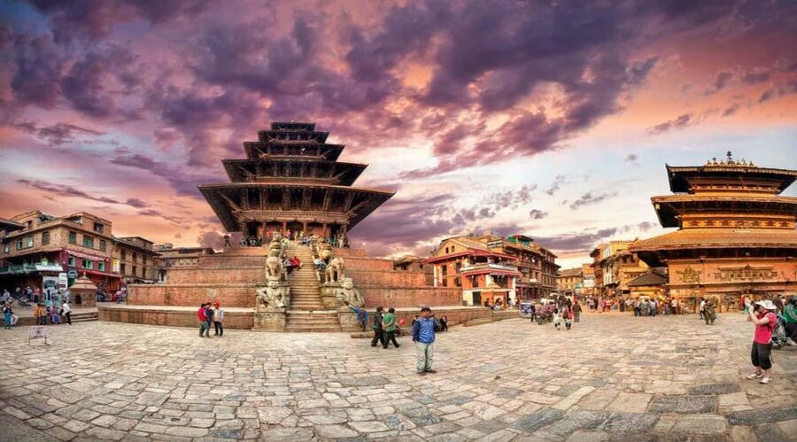 Bhaktapur Durbar Square and Boudhanath Stupa - Boudhanath Stupa: kora walks, prayer wheels, and Tibetan market atmosphere