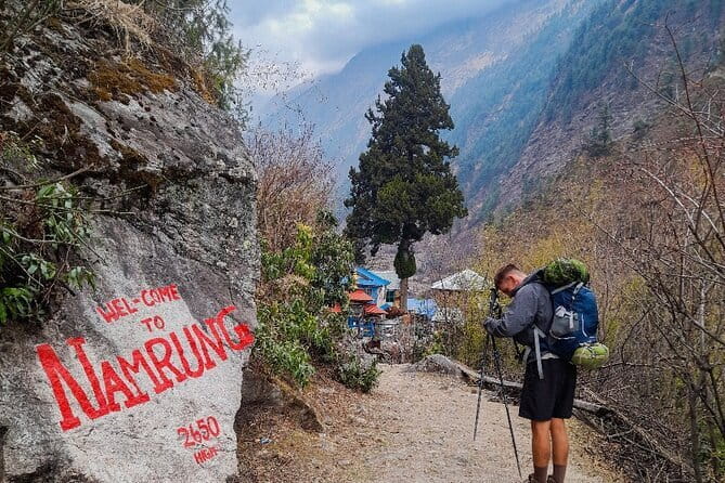 Dancing in the Manaslu Circuit Trek - Shyala to Samagaun: Samagaun village life and Pungeyn Gumpa