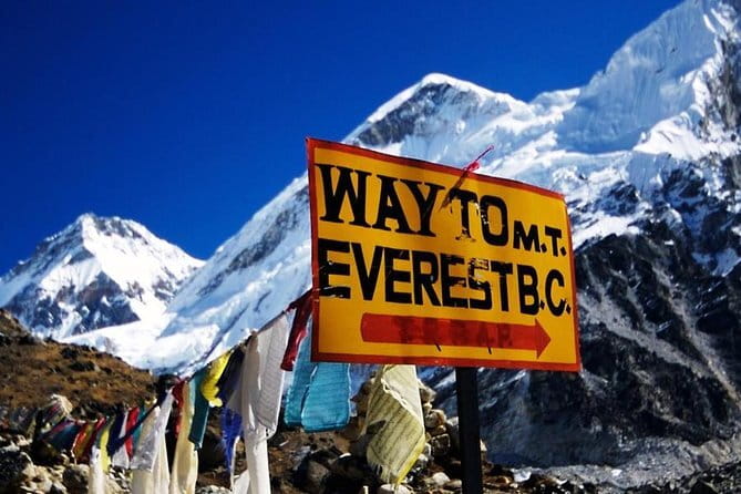 Dancing in the Manaslu Circuit Trek - Conquering Larkya La (5,100 m) and seeing the frozen lakes