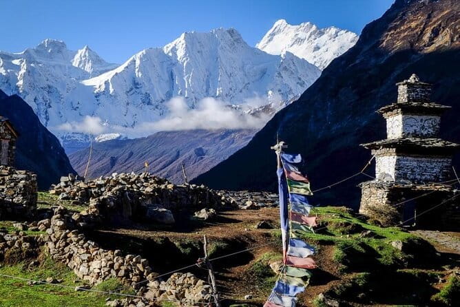 Dancing in the Manaslu Circuit Trek - Jagat and Tatopani: river trekking plus a hot-spring breather