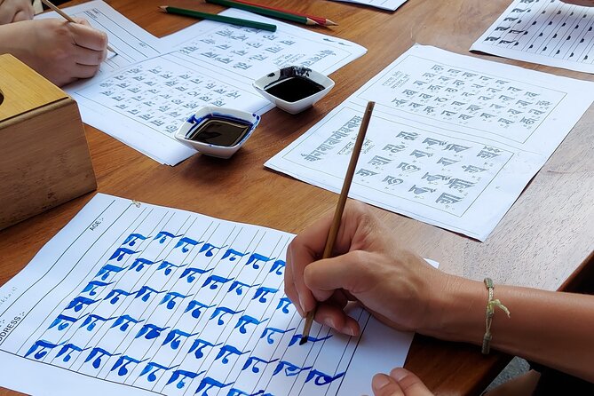 Discover Ranjana Lipi the Traditional Newari Script - The real heart of it: learning Ranjana Lipi strokes the old-school way