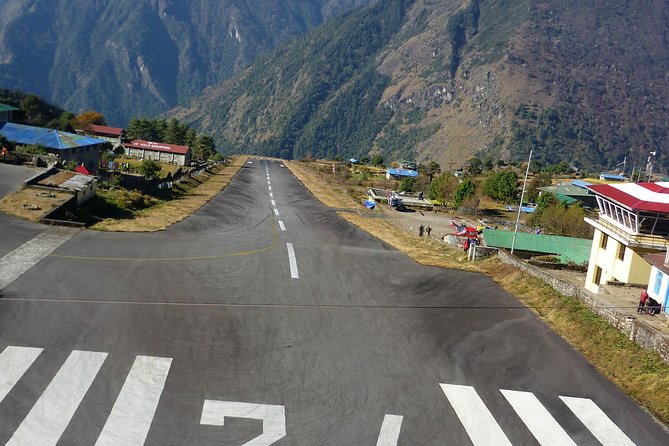 Everest Base Camp Trek 16 Days - When the Everest region shifts into icefall country