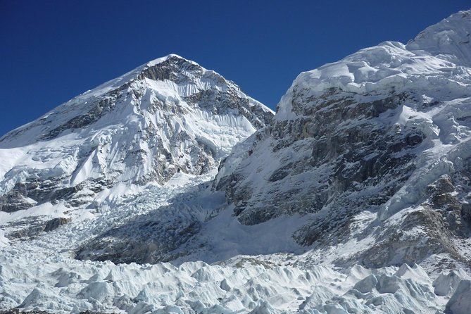 Everest Base Camp Trek 16 Days - Guides and porters: what the best teams actually do