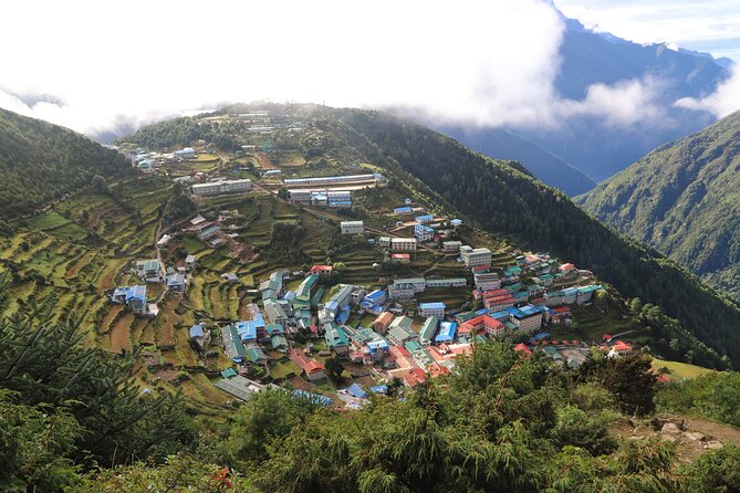 Everest Basecamp Trek: 14 days - From Dingboche toward Dughla and the glacial feel