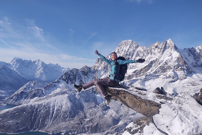 Everest Gokyo Valley Trek - 12 days - Namche acclimatization and Everest View Point: use the morning, beat the clouds