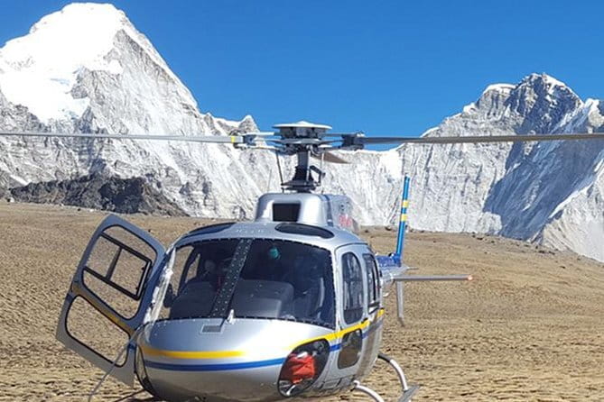 Everest Panorama Helicopter Tour - Overfly Everest Base Camp via Kalapatther: the Everest massif from above