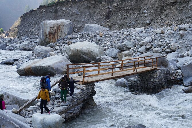 Experience the Thrill of a Lifetime:12-Days Manaslu Circuit trek - Day 8 Samdo and the border zone: desert paths and Tibetan refugee life