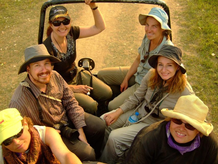 From Kathmandu/Pokhara: 3-Day All-Inclusive Chitwan Safari - Day 2 morning: Rapti River canoe ride and wildlife watching