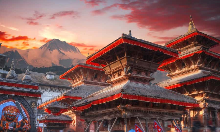 Kathmandu: 7 UNESCO Sites with Lunch - Swayambhunath and Kathmandu Durbar Square: stupa views and Newar power