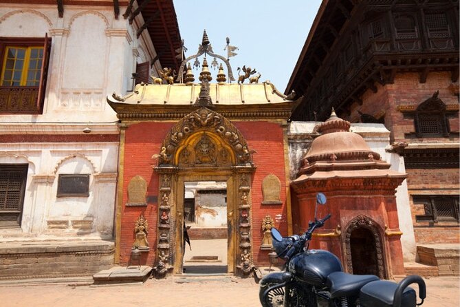 Kathmandu: Chandragiri Hills & Swayambhunath Tour- 5 Hours - At the Top: Amusement Park, Dining, and How to Use Your Time