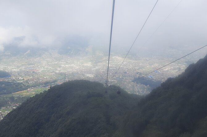 Kathmandu Chandrigiri Hill Cable Car & Monkey Temple UNESCO Tour - The guide factor: why Prakash-style narration matters on a short day