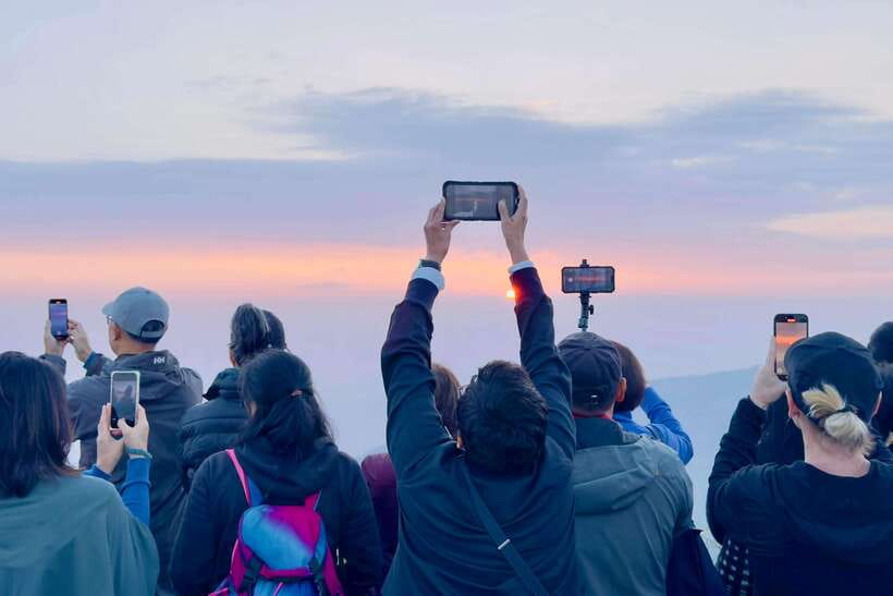 Kathmandu: Nagarkot Sunrise & Hike with Lunch -Private/Group - Nagarkot sunrise: the payoff (and the reality check)