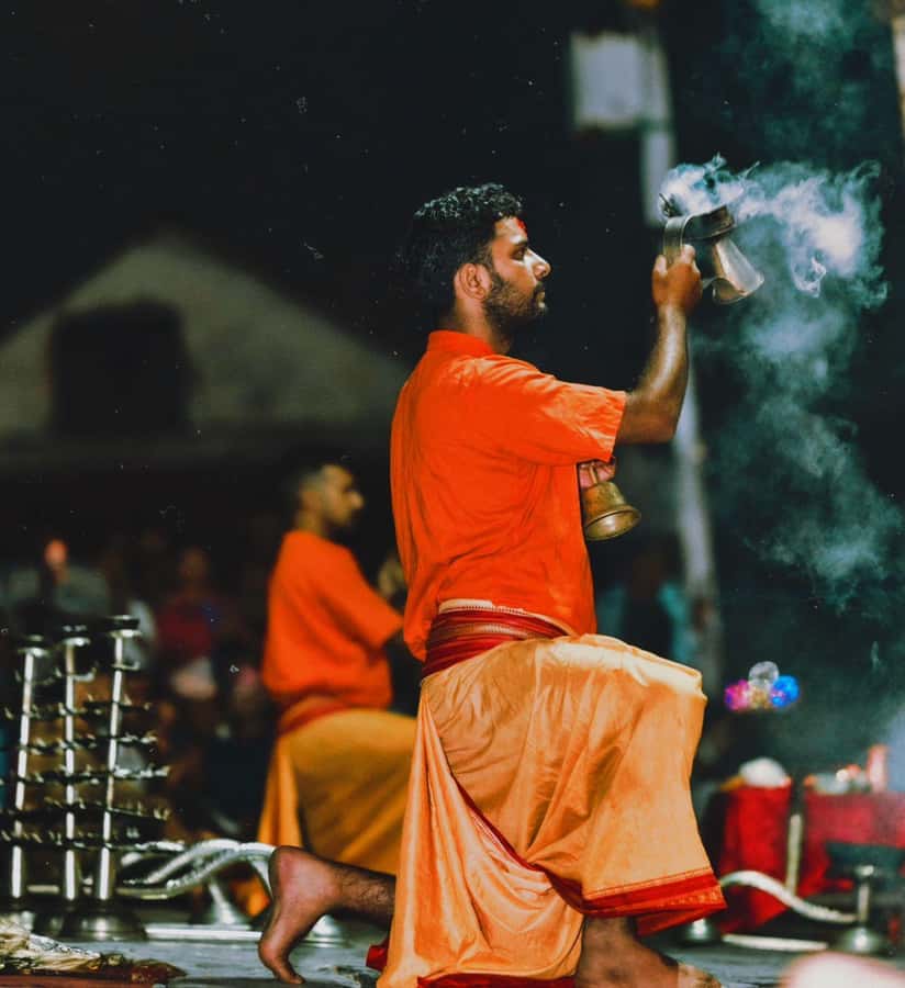 Kathmandu: Pashupatinath Aarati & Cremation Evening Tour - Evening aarti: lamps, chanting, and the rhythm you can feel