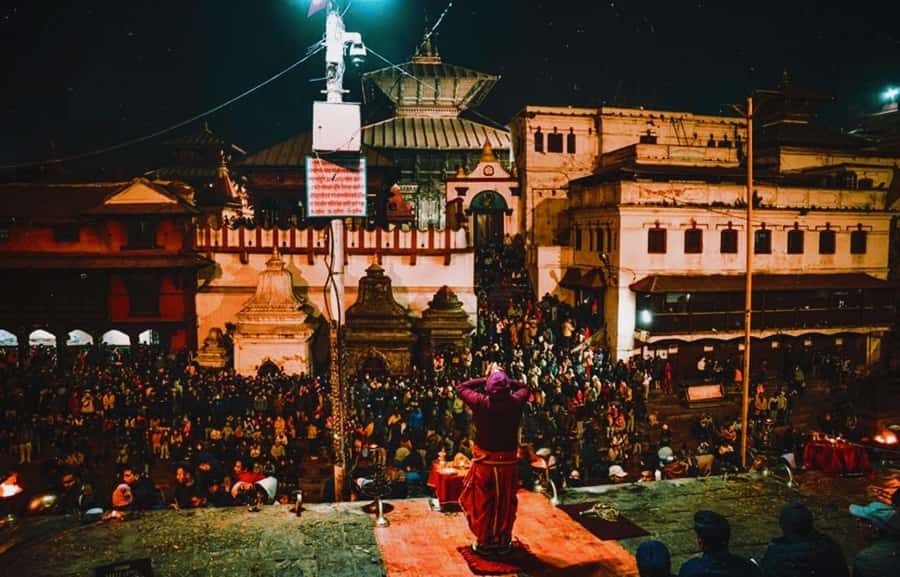 Kathmandu: Pashupatinath Aarati & Cremation Evening Tour - Open-air cremation rites: how to watch with care