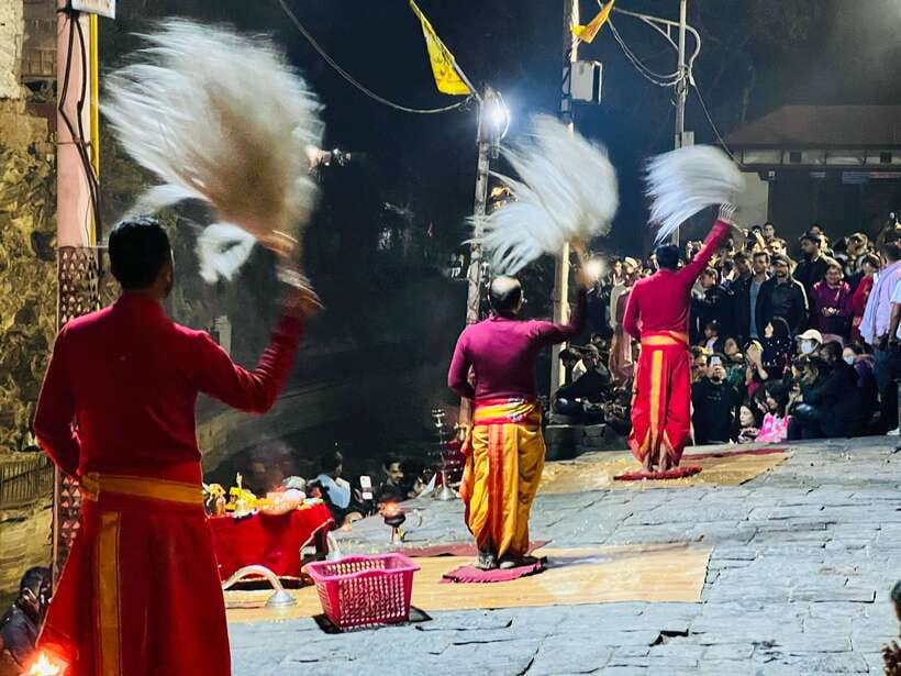 Kathmandu: Pashupatinath Evening Aarati Tour Private/Group - Why the Pashupatinath aarati hits so hard around 6 pm