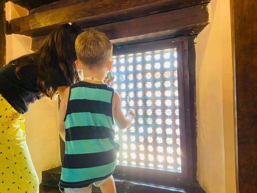 Kathmandu: Private UNESCO World Heritage Site Tour - Pashupatinath Temple: Hindu focus, free time, and the power of morning bells