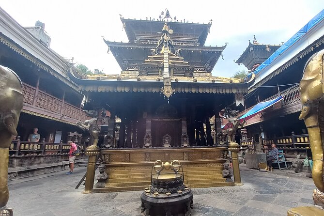 Life and spirituality tour of Kathmandu - Boudhanath Stupa: Little Tibet atmosphere and the Buddhist rhythm