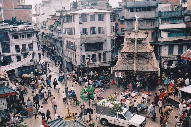 Local Bazaar Walking Tour in Kathmandu with Professional Guide - Kathmandu Durbar Square and Hanuman Dhoka: The UNESCO Anchor