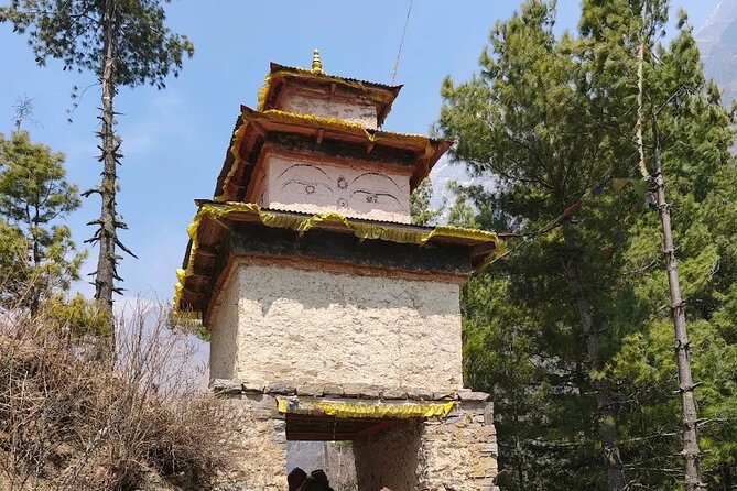 Manaslu Circuit Trek - 14 days of Himalayan Adventure - Deng to Namrung: Tibetan influence starts showing up
