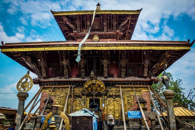 Nagarkot sunrise with trip to Changu Narayan Temple and Bhaktapur Durbar Square - Price and value: $142 buys coordination, not just admission