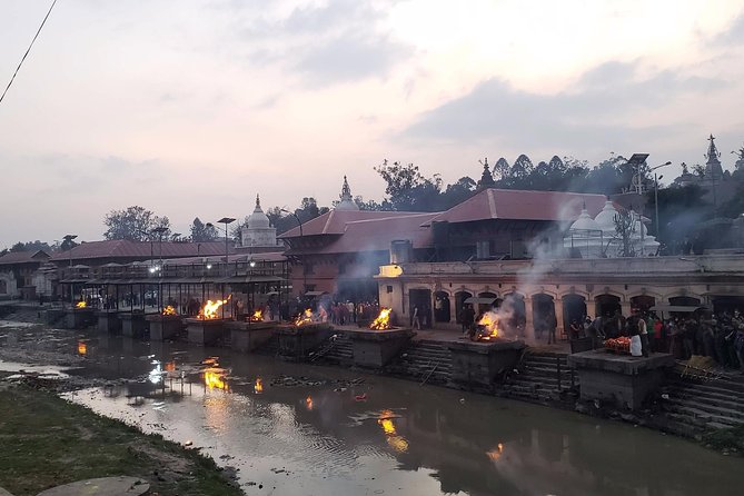 Pashupatinath Evening Aarati: Few Divinely Hours in Kathmandu - Timing Matters: The 6 PM Aarati Window