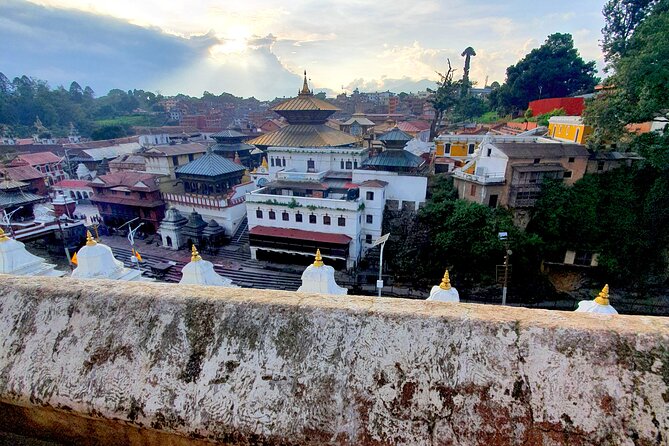 Pashupatinath Temple, Hindu Crematorium and Aarati in-depth Tour - Stop 3: Sandhya Aarati on the Bagmati riverbank