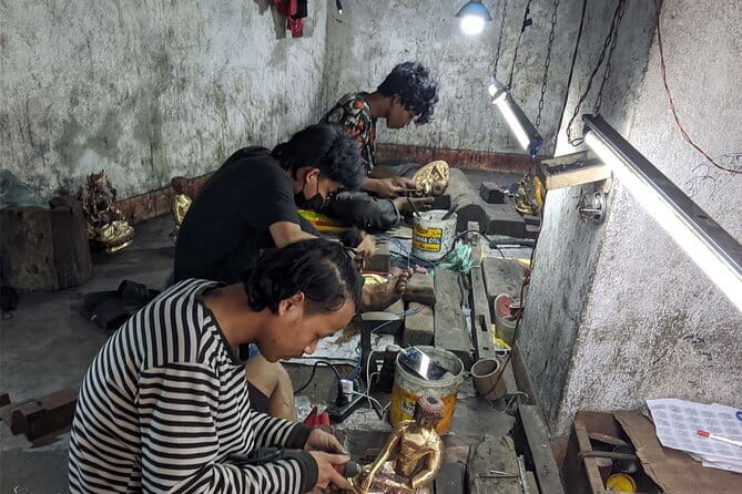 Patan and Bhaktapur Boutique Tour - Patan Museum and Patan Durbar Square: where the carving lessons click