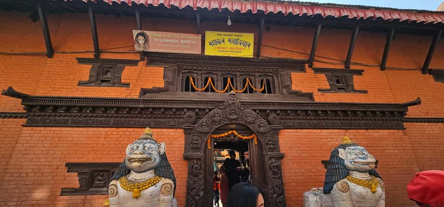 Patan and Bhaktapur City Full Day Tour - Bhaktapur Durbar Square: The Core That Explains the City