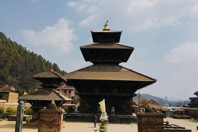 Private Day Tour in Kathmandu Valley Rim with Bhaktapur Sightseeing - Price and logistics: what $110 per person really covers