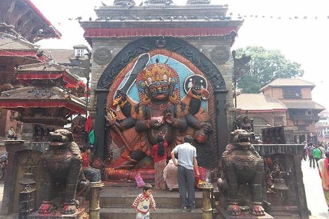 Real Nepal Tour - Kathmandu: Pashupatinath and the Sacred River Walk
