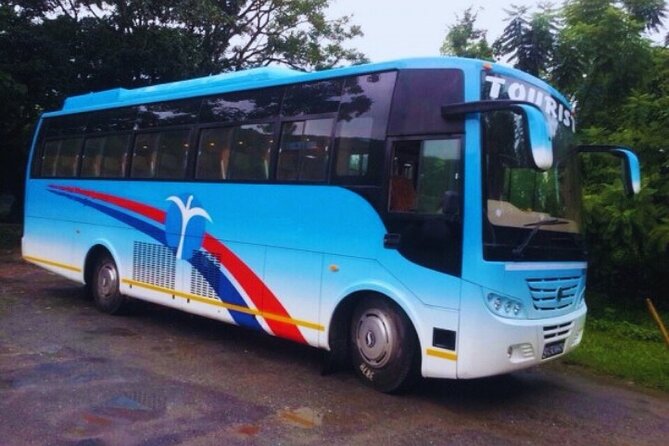 Tourist Bus Tickets: Kathmandu to Pokhara or Pokhara to KTM - The 30-minute lunch stop: how to use it without losing your place